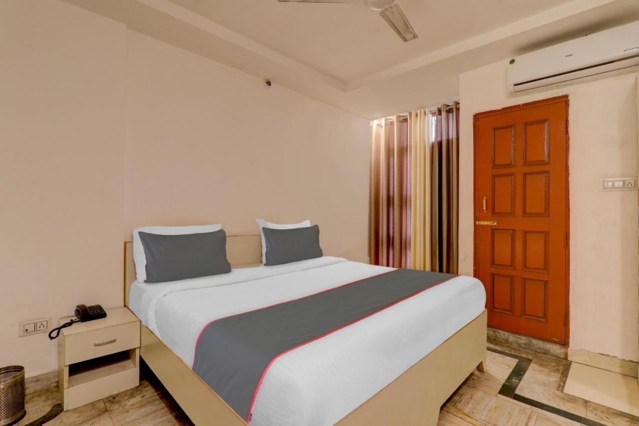 Collection O Premier Near Hazratganj Hotel Lucknow Exterior photo
